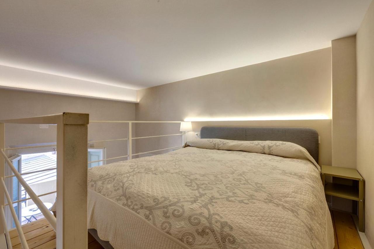 Central Berchet With Terrace And Private Entrance *